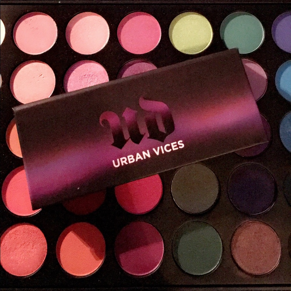 Urban Decay Vices mini eyeshadow palette